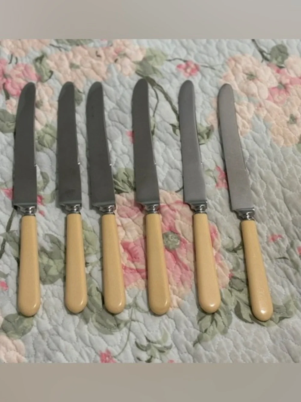 6 Vintage Universal Yellow Dinner Knives Stainless Steel Blade